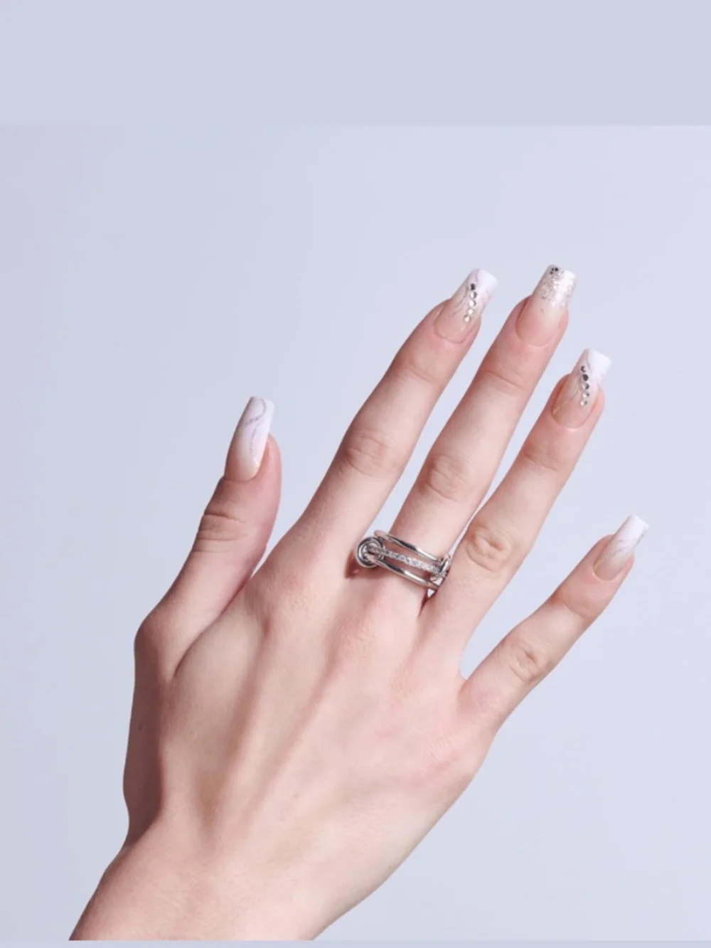 Kiss GLAM 3D & Jeweled Press-On Nails Wrapped in Beauty